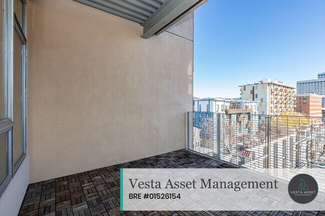 Building Photo - Vibrant Uptown Living in a Modern One-Bedroom with private deck!