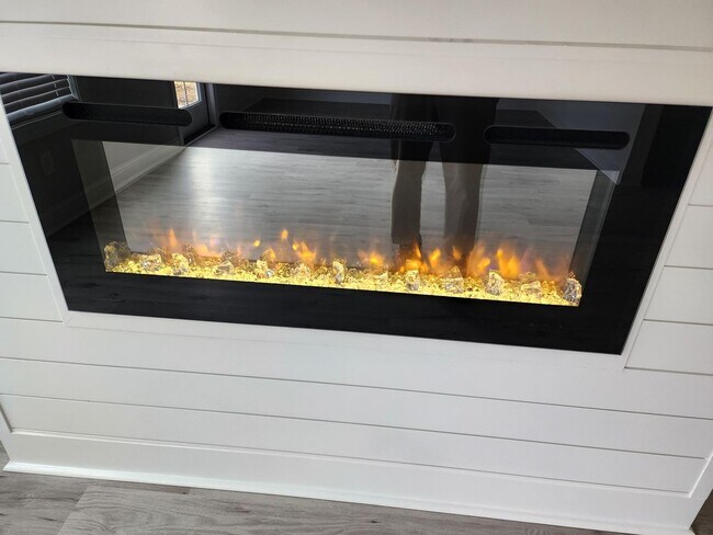 Building Photo - 2104-A  N. Kali Lane