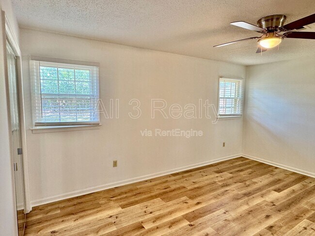 Building Photo - 2311 Cottingham Dr