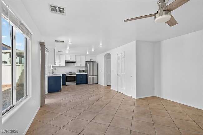 Building Photo - 5649 Dawn Falls St