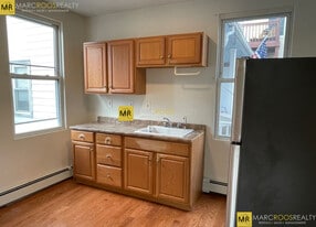 Building Photo - 179 Putnam St