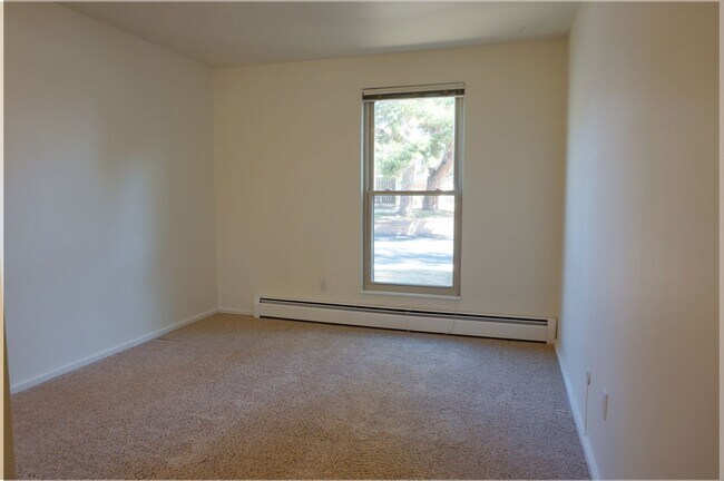 Building Photo - Cozy 2 bedroom 1 bath condo for rent right in Niwot at Cottonwood Park!