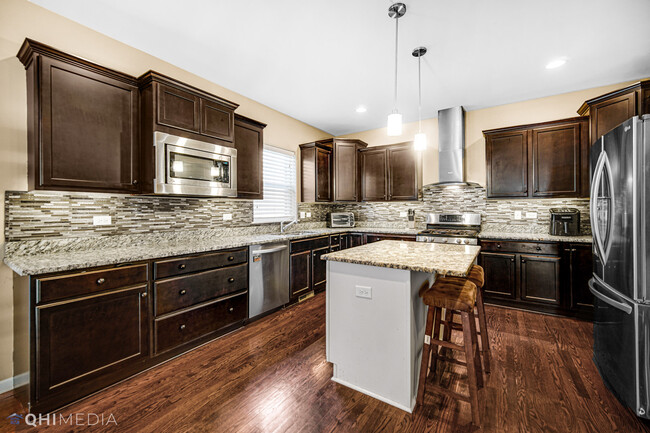 Building Photo - 344 E Goebel Dr