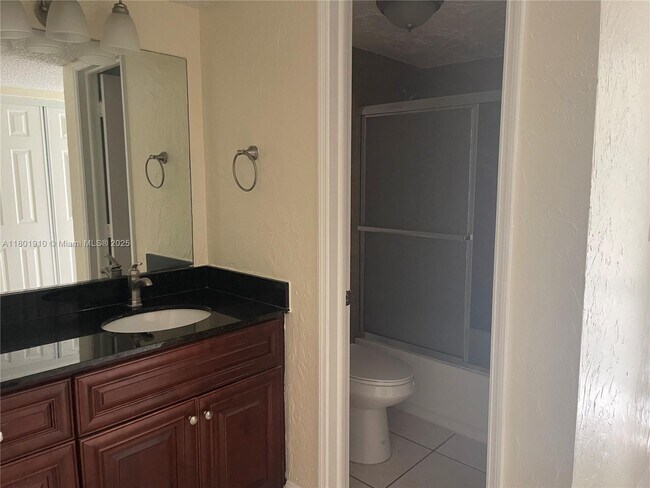Building Photo - 9495 Evergreen Pl