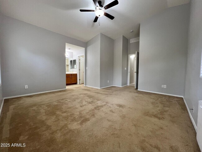 Building Photo - 10419 N 58th Dr