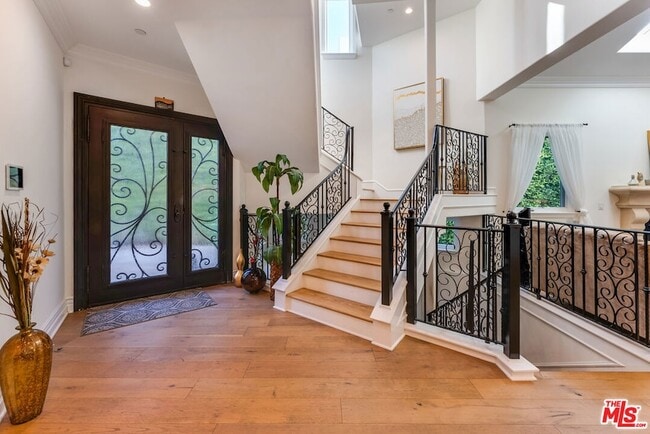 Building Photo - 345 S Saltair Ave