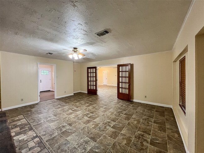 Building Photo - 8610 Overhill Ln