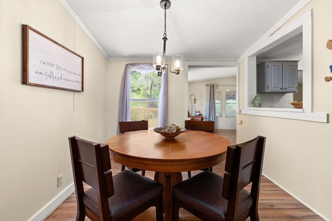 Building Photo - 705 Firefly Dr