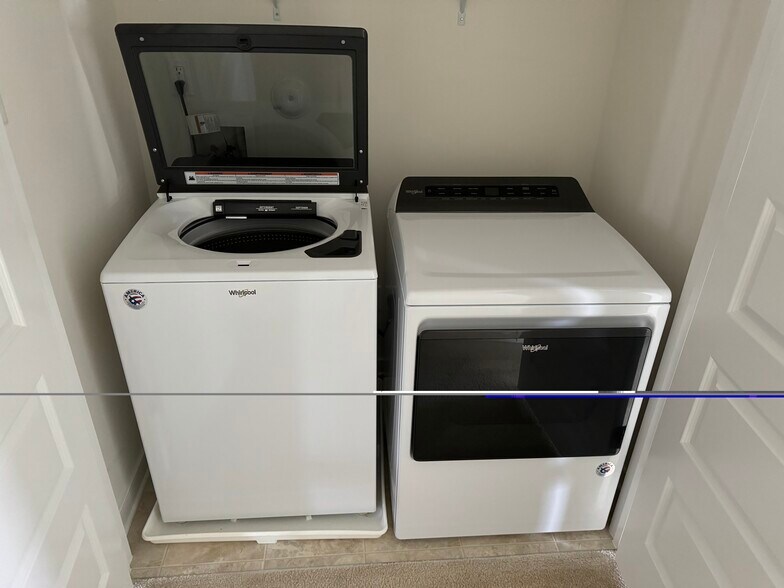 Washer and dryer in unit - 7820 Vermeil St