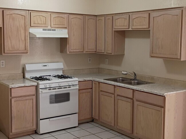 Building Photo - Great Northeast Home