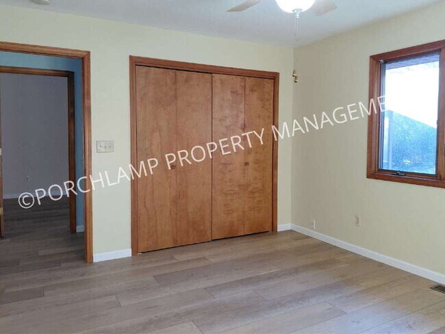 Building Photo - 587 Maryland Ave NE