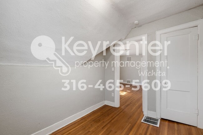 Building Photo - 1549 N Holyoke Ave