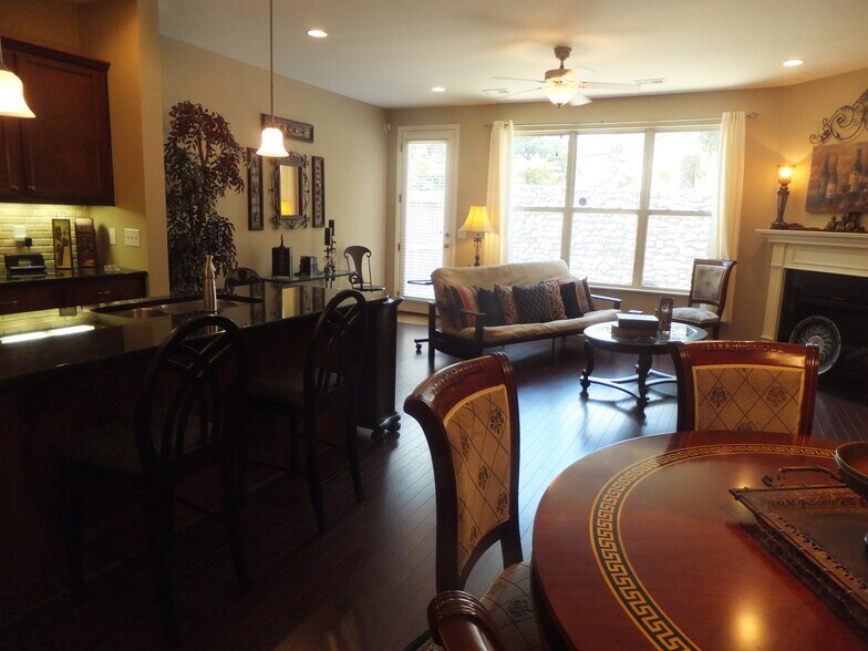 Building Photo - 419 Waterbrook Dr