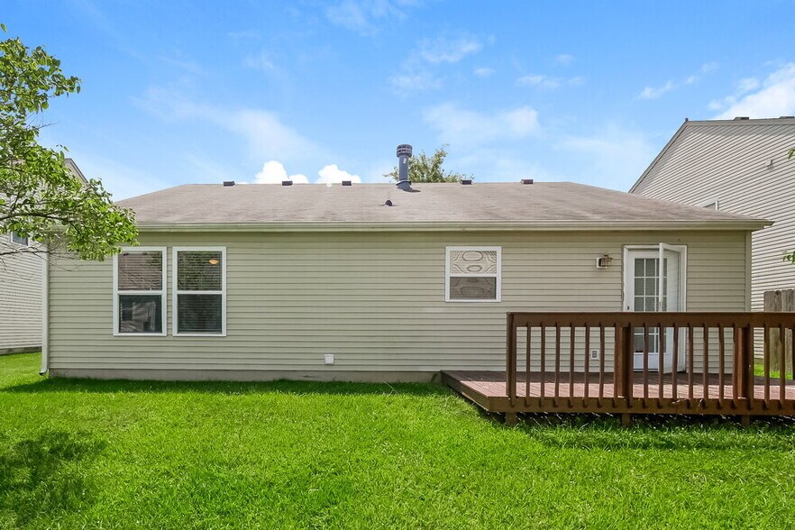 Building Photo - 2282 Shadowbrook Dr
