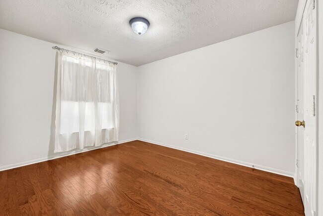 Building Photo - 1319 Bayport Ln