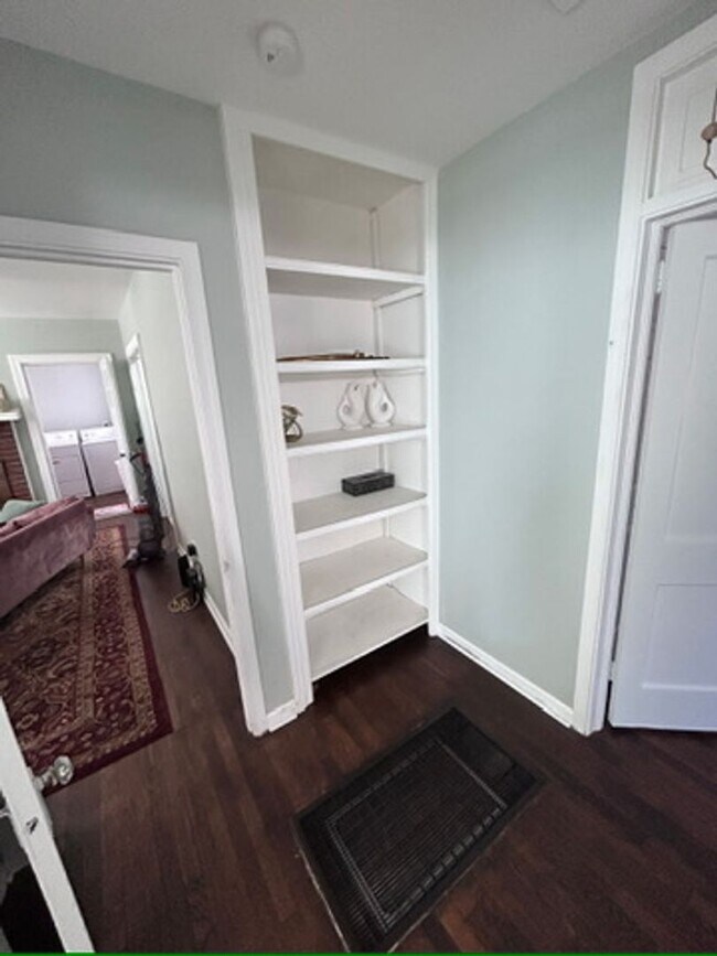 Building Photo - Olympia