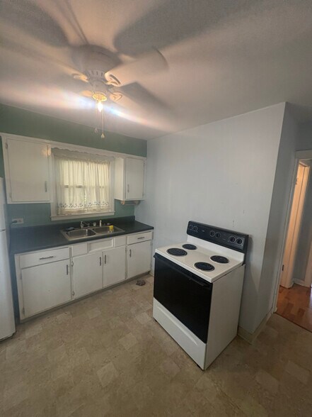 Building Photo - 762 Ross Ave