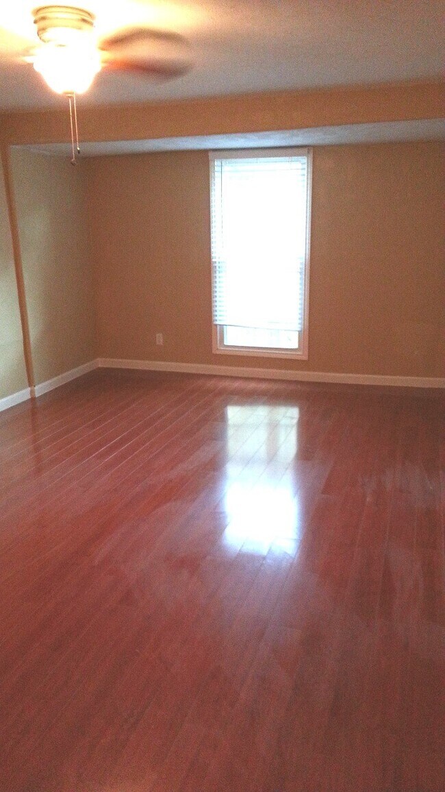 Building Photo - 5603 Northridge Dr