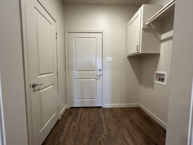 Building Photo - Brand New Duplex in Frenship East!