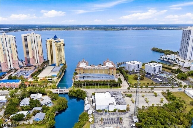 Building Photo - 2825 Palm Beach Blvd