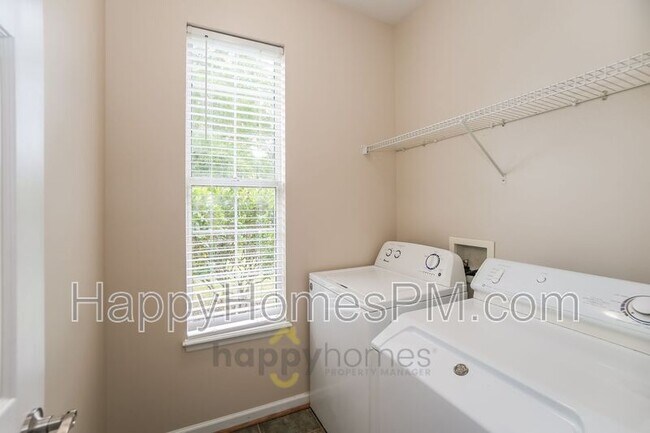 Building Photo - 1481 Endicot Way