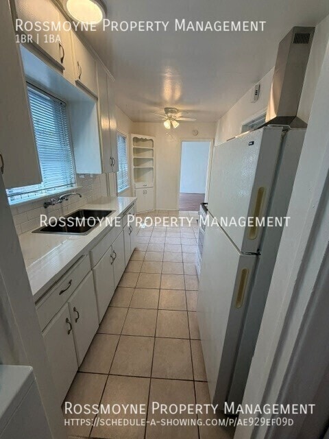 Building Photo - 826 Fischer St