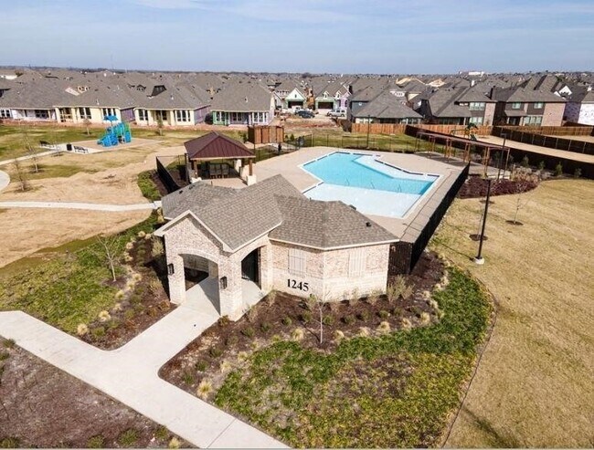 Building Photo - 1328 Francesca Dr