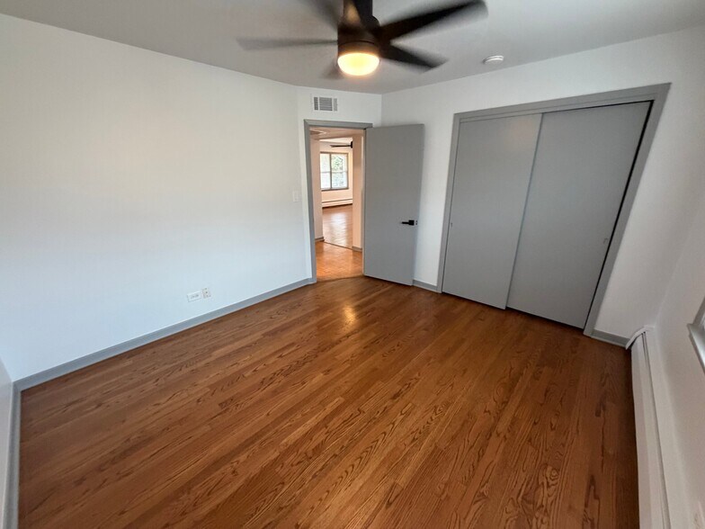 Building Photo - 5916 N Odell Ave
