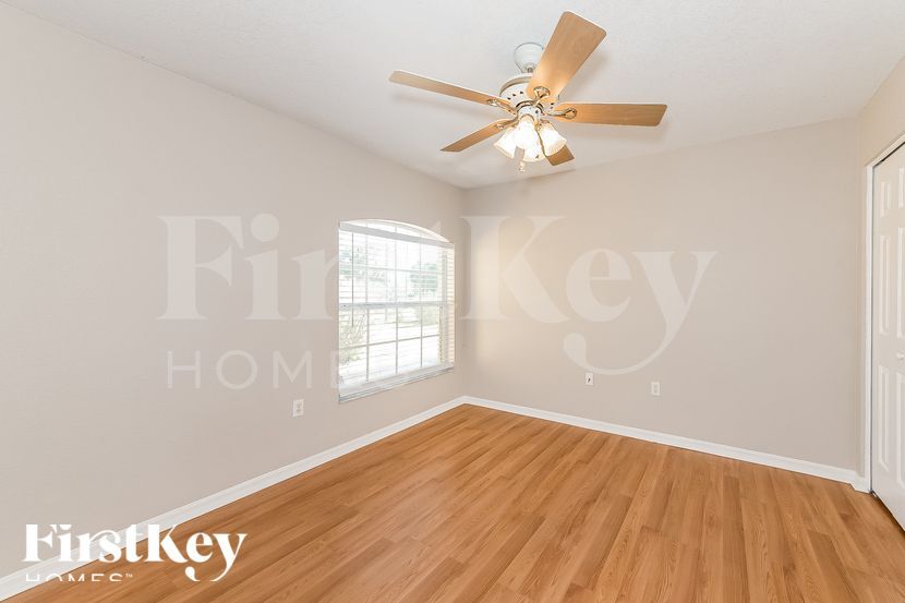 Building Photo - 5065 Hansard Ave