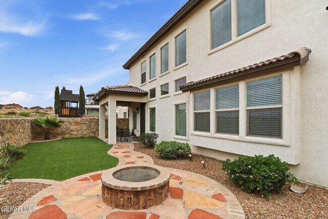 Building Photo - 12081 Silver Crown