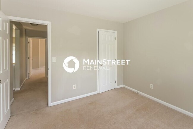 Building Photo - 4 Bedroom Pet-Friendly Home in Huntersvill...