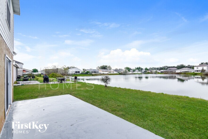 Building Photo - 3808 McKinley Dr