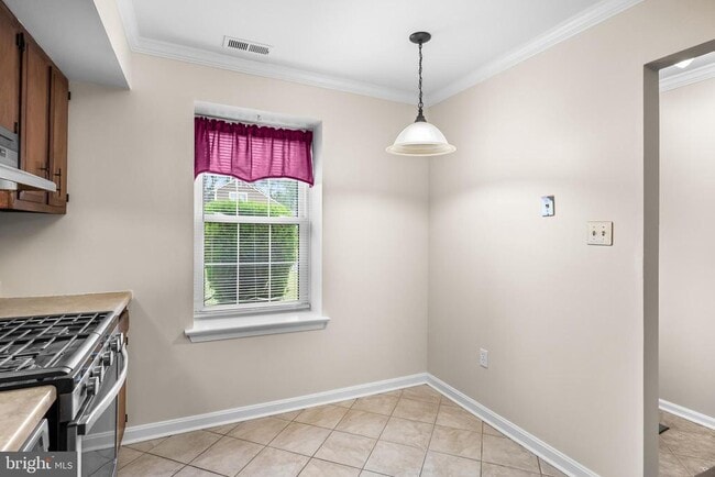 Building Photo - 13 Hopewell Ln