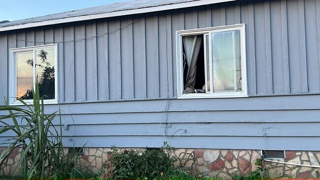 Building Photo - La Habra Duplex