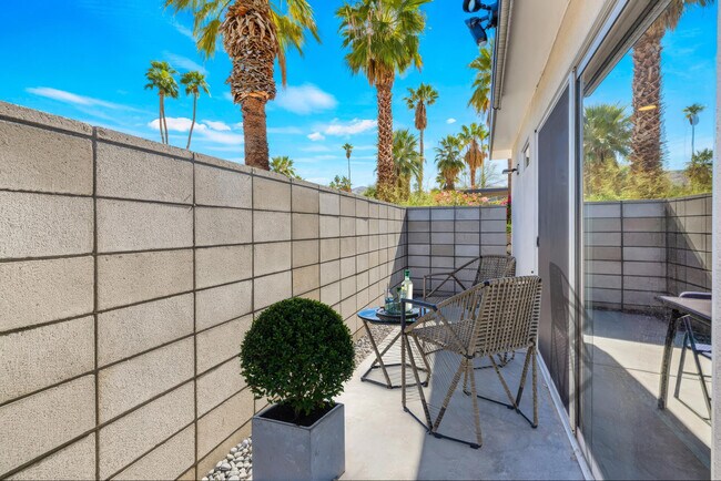 Building Photo - 37535 Melrose Dr