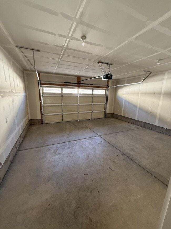 Building Photo - Beautiful Home in Spanish Fork