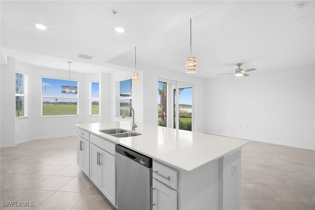 Building Photo - 15345 Grn Acrs Ave