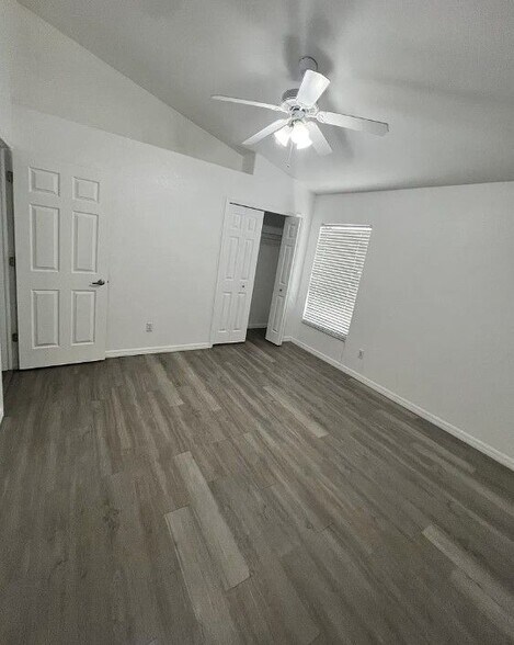 Building Photo - 1821 LONGVIEW Ln