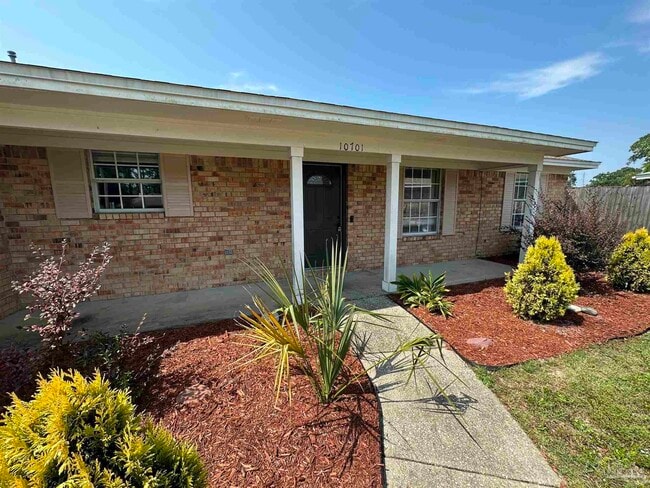 Building Photo - 10701 Brook Bend Cir