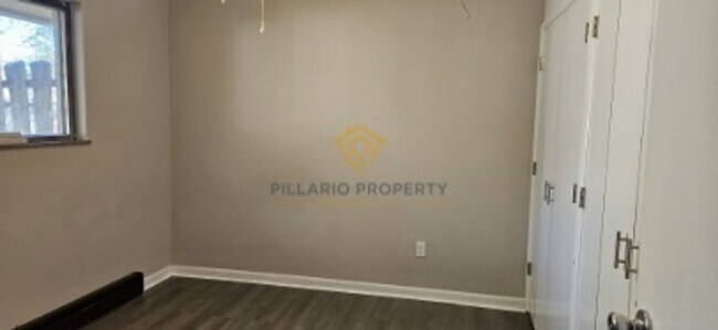 Building Photo - Renovated 1 Bedroom at Campbell Apartments Near Downtown Available Now!