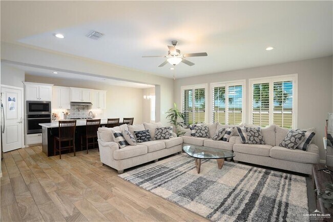 Building Photo - 4600 Choke Canyon Dr