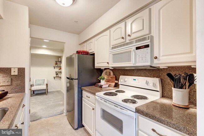 Building Photo - 3815 Sunnyfield Ct