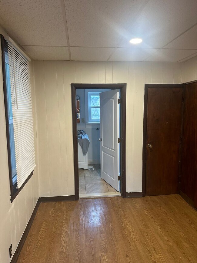 Building Photo - 605 E Buchtel Ave