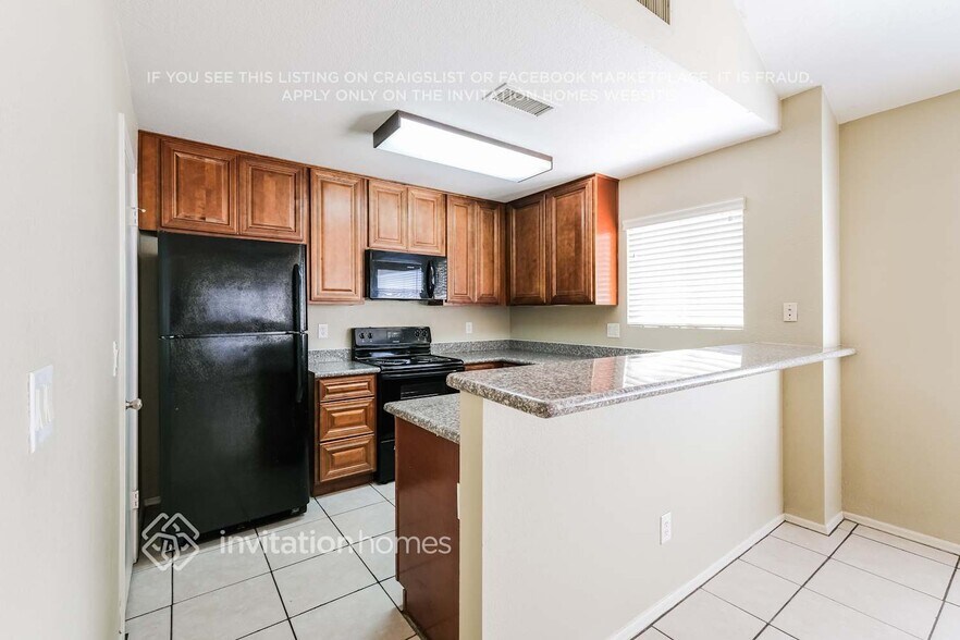 Building Photo - 10246 N 66th Ave