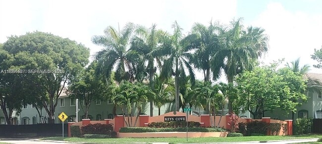 Building Photo - 2616 SE 14th Ave