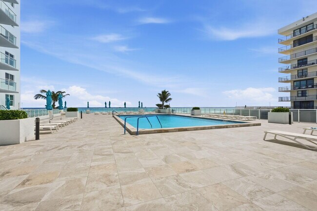 Building Photo - 3450 S Ocean Blvd