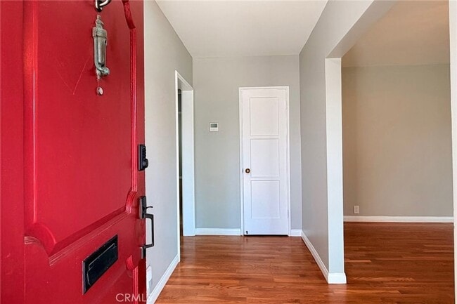 Building Photo - 1505 N Rosewood Ave