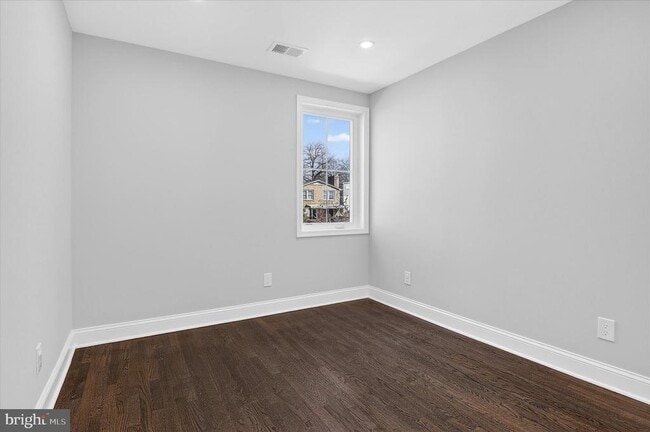 Building Photo - 1607 N Glebe Rd
