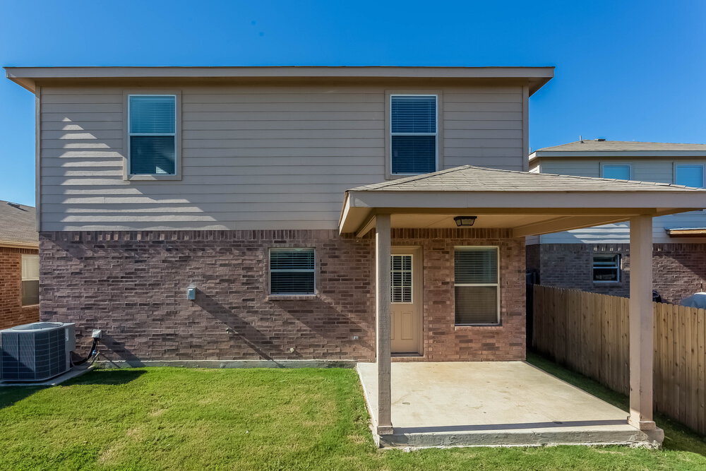 Building Photo - 5828 Ridge Lake Dr