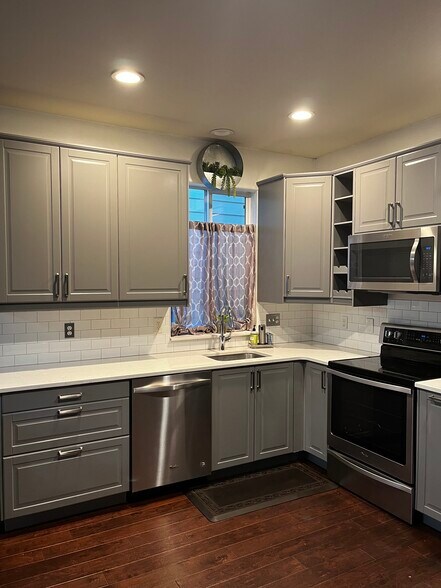 Building Photo - 20166 SW Lucas Oaks Ln
